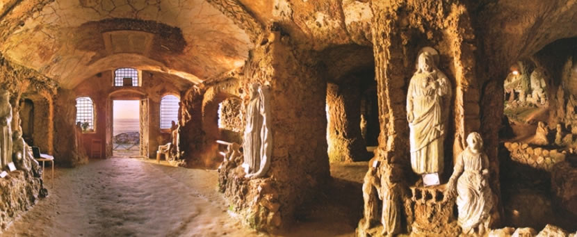 Chiesetta-di-Piedigrotta-a-Pizzo-Calabro-830x341